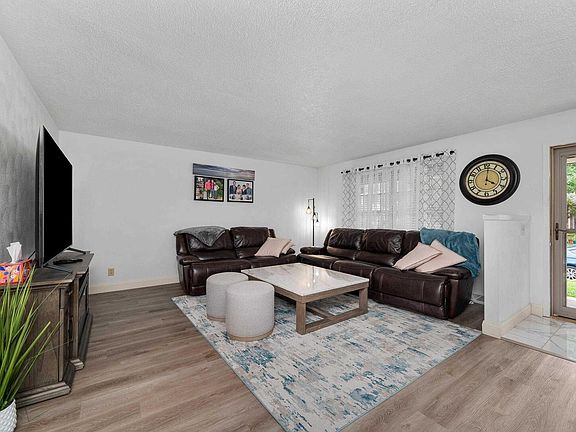 3rd image of 721 24th Avenue Ct