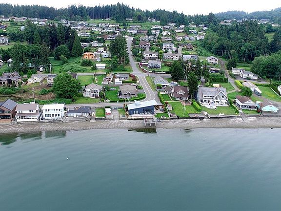 Straight down the hill to your community beach rights