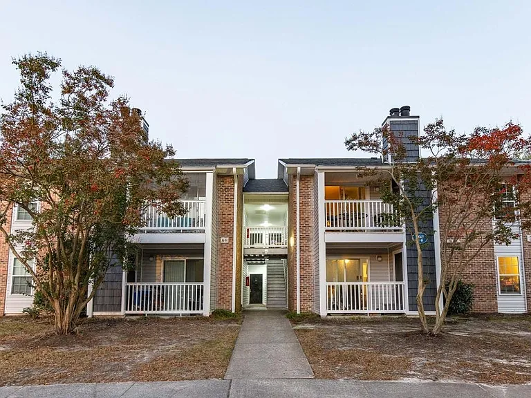 Keswick Apartments — Photo 8