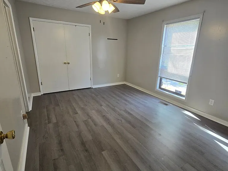 6484 Kelmscot Ct — Photo 12