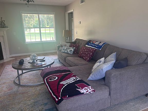 3rd image of 5894 Westwind Dr
