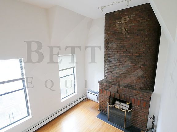 5th image of 404 E 80th St APT 4A