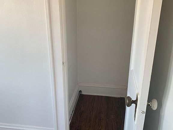 2nd image of 1531 Robinwood Ave #3