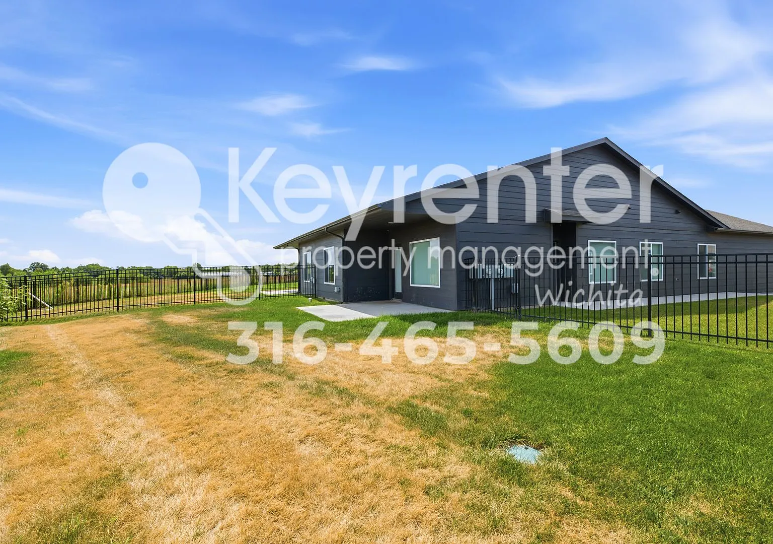Newer 4-Bedroom Townhome with 2 Bathrooms, Modern Kitchen & Attached Garage — Photo 3