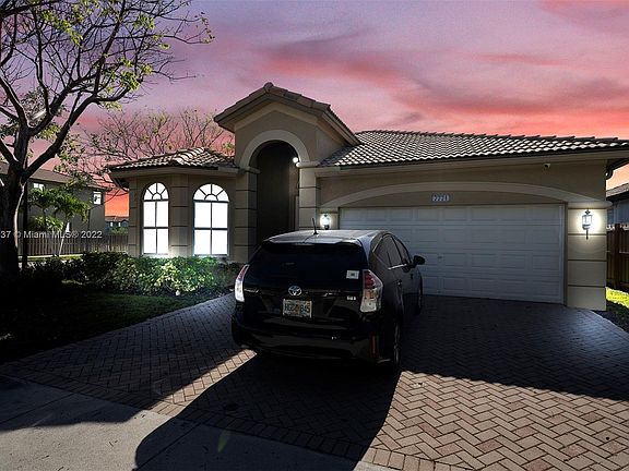 5th image of 7771 NW 111th Ct