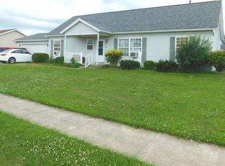 1004 Springwood Ln, Wapakoneta, OH 45895