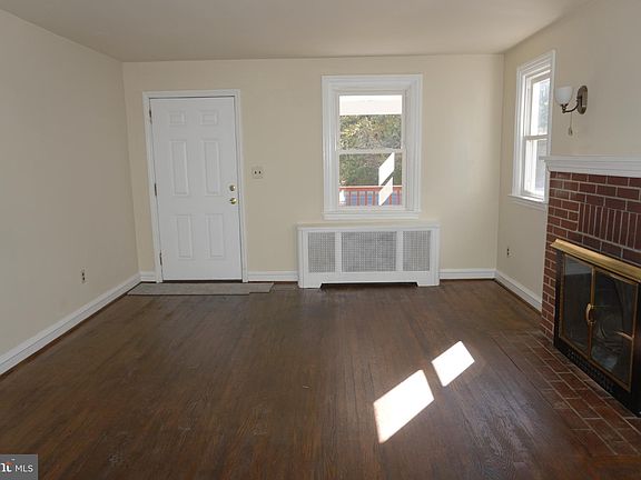 4th image of 1111 E Newport Pike