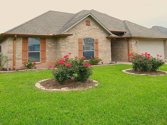 2nd image of 405 Amanda Ct