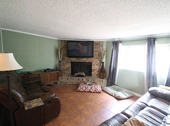 2nd image of 1607 S Park St