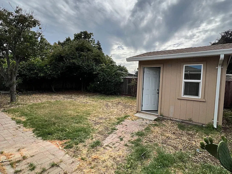 2217 Lincoln St — Photo 10