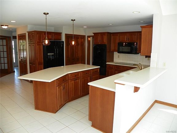 5th image of 9707 Carmelo Ct