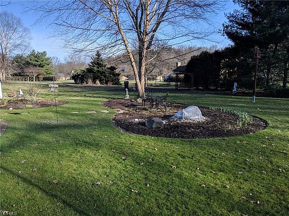 5th image of 225 Tanglewood Dr