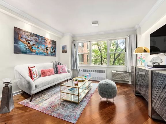5th image of 14 Horatio St #6BB