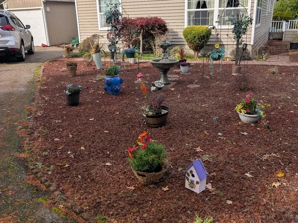 118 Marino Dr, Coos Bay, OR 97420