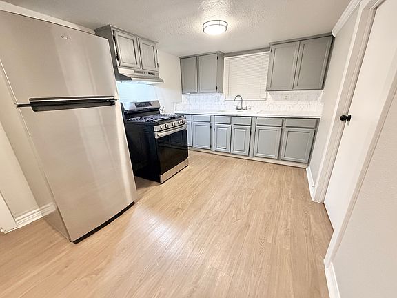 3rd image of 240 Kirk Pl APT 1