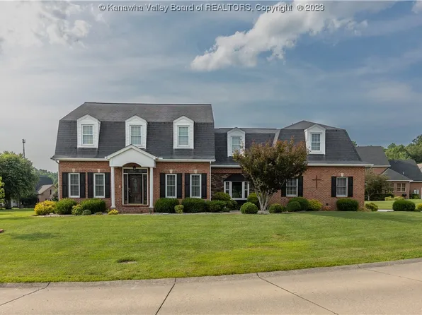 1005 Crestmont Rd, Hurricane, WV 25526