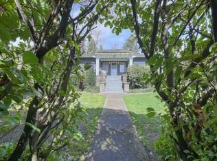 2830 NE 110th St, Seattle, WA 98125