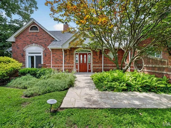 277 Larimore Valley Dr, Chesterfield, MO 63005