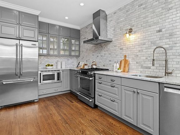3rd image of 16 Lingard St #2