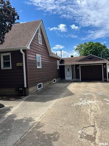 1712 E Washington St, Clinton, IL, 61727
