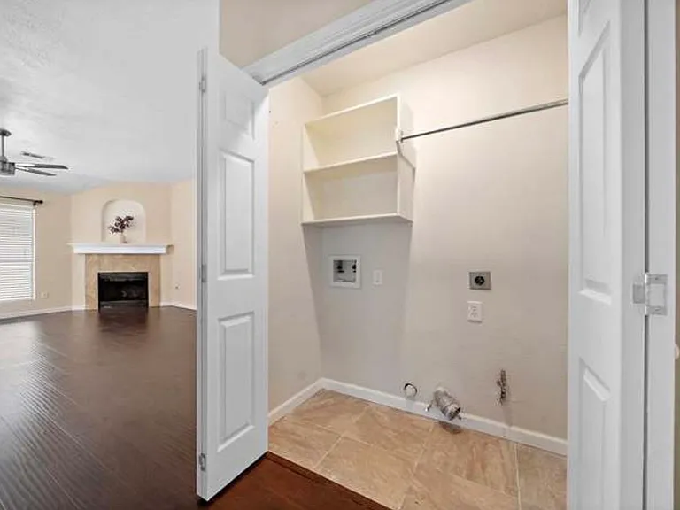 Branching Oak Ct — Photo 16