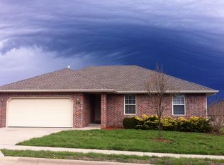 861 W Lorenza Dr, Nixa, MO 65714