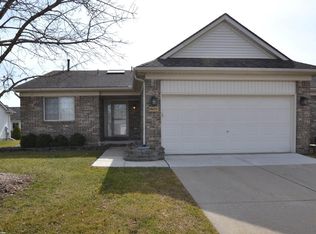 17252 Westgrove Dr #53, Macomb, MI 48042