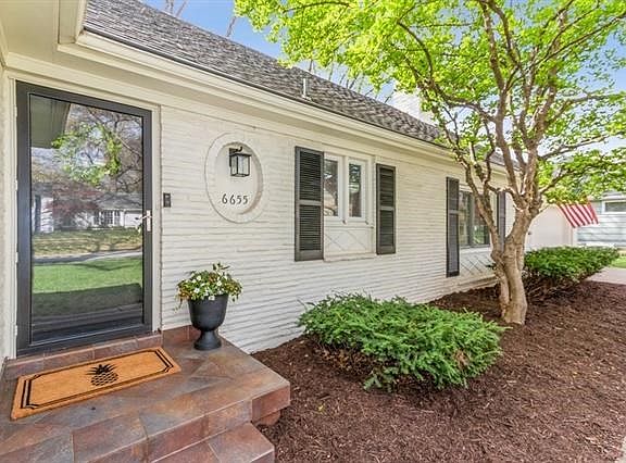 2nd image of 6655 W Milhaven Dr