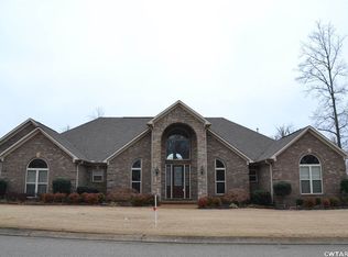295 Forest Lake Dr, Humboldt, TN 38343