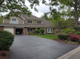 7965 Woodside Ln, Burr Ridge, IL 60527