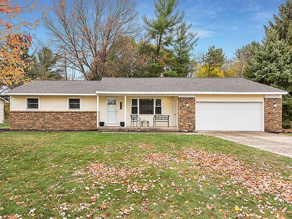 2nd image of 547 Sundale Ct SE