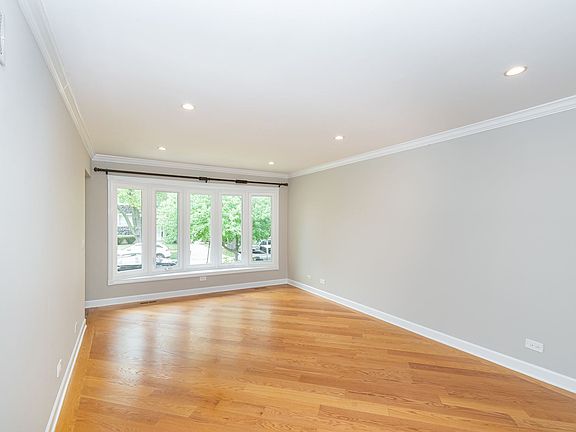 3rd image of 4011 Wagner Ave