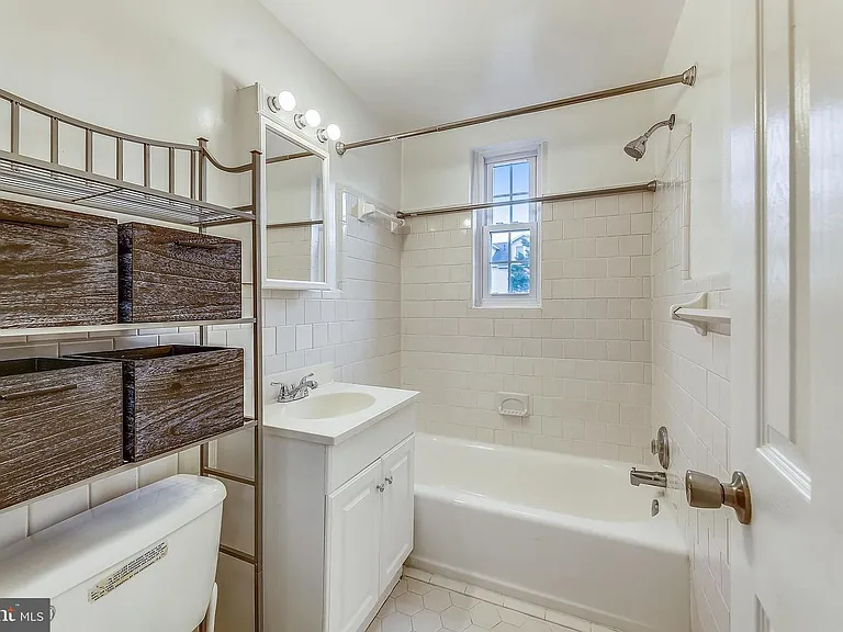 1812 W Abingdon Dr #202 — Photo 11