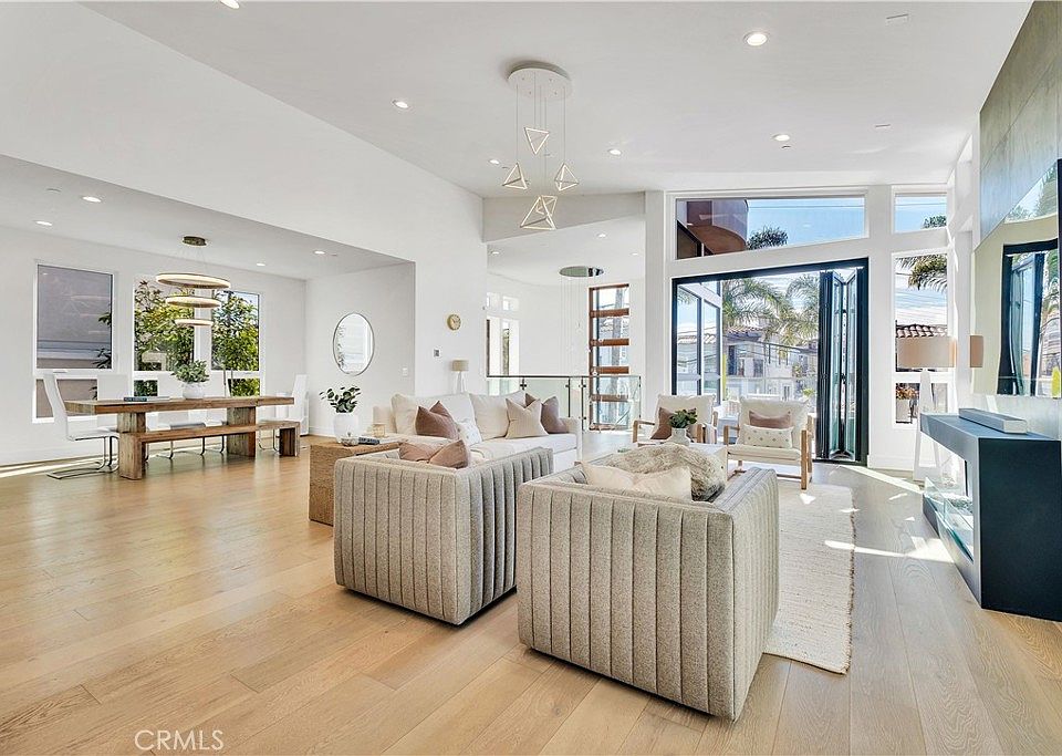 719 1st Pl, Hermosa Beach, CA 90254 | MLS #SB26045933 | Zillow