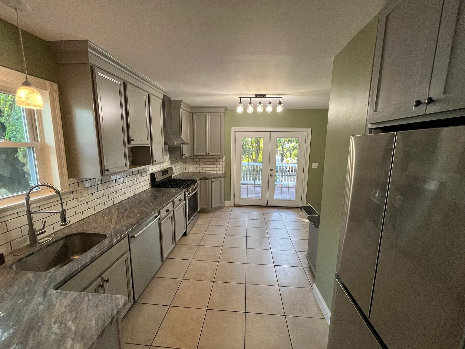 2 bed, 1100 sqft, $2,500 — Photo 4