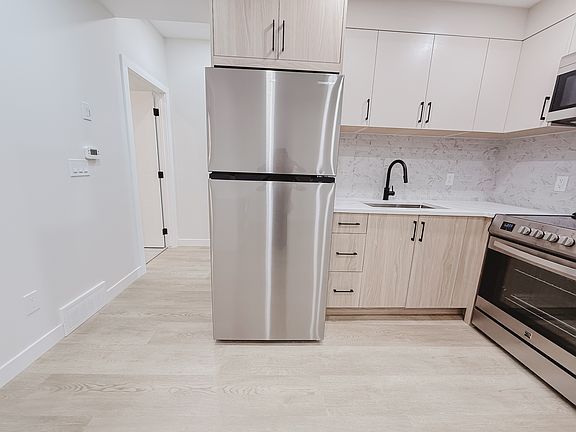 4th image of 3920 77th St NW