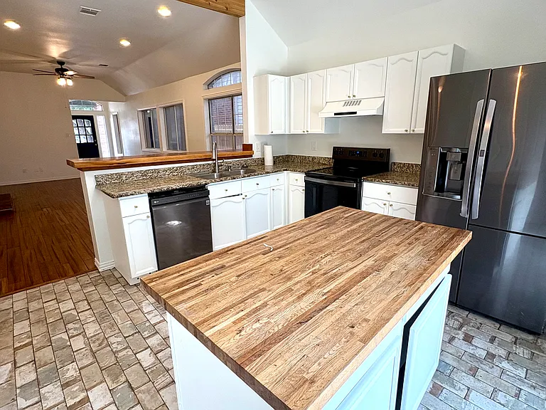 1660 Prescott Cir — Photo 10