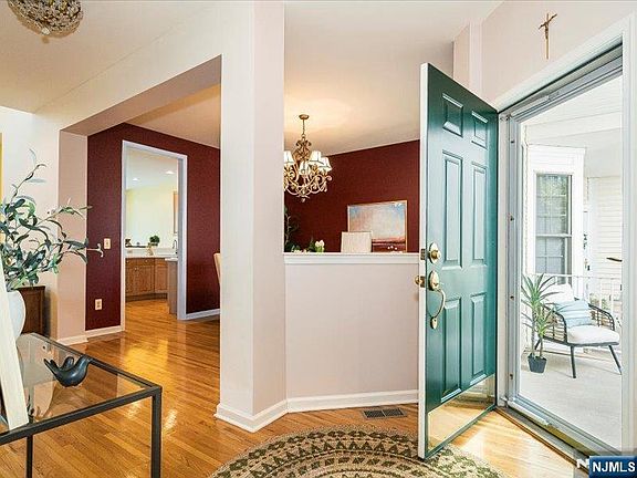 4th image of 17 Pacio Ct #2017