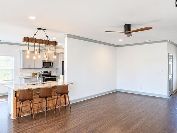 4th image of 301 Cellar Ln