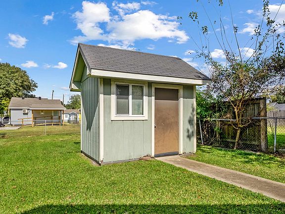 5th image of 619 18th St