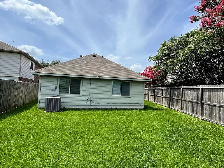 4010 Bealey Ln — Photo 23