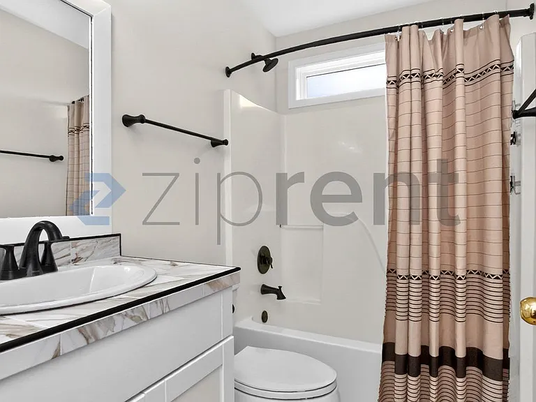 720 Rock Springs Rd — Photo 40