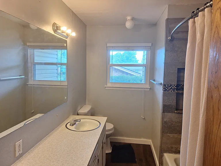 2410 NW Norman Cir — Photo 8
