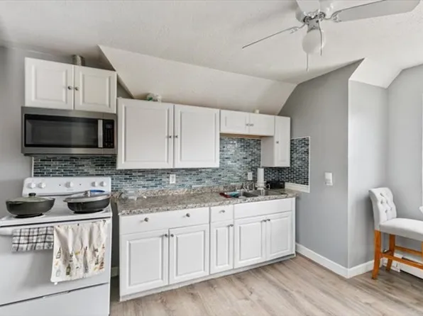 18 Winthrop Ave APT 2, Lawrence, MA 01843