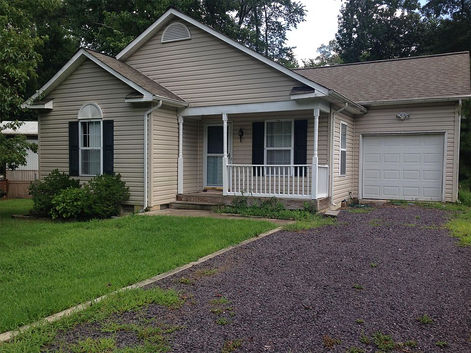 1st image of 32 Fort King Dr