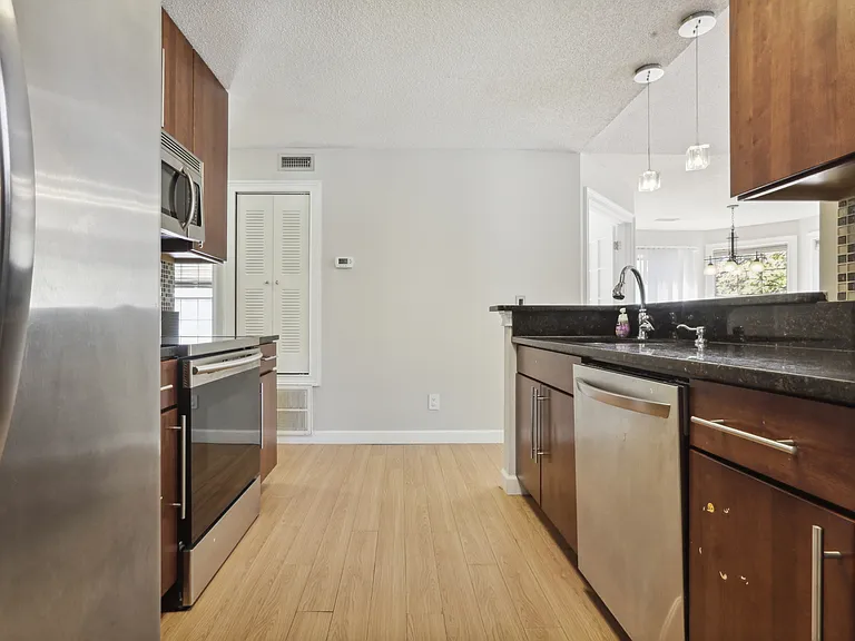 1007 Sandy Lane Dr — Photo 13
