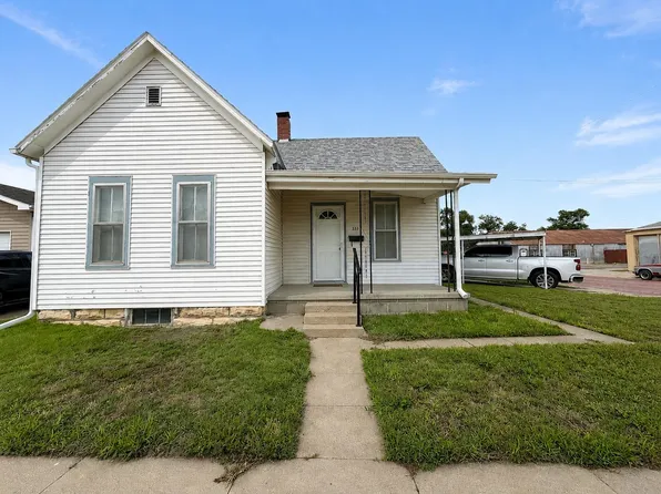 233 E 11th St, Hays, KS 67601