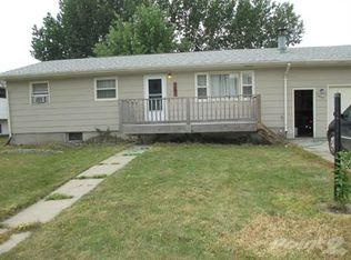 1037 1st Ave NW, Hazen, ND 58545