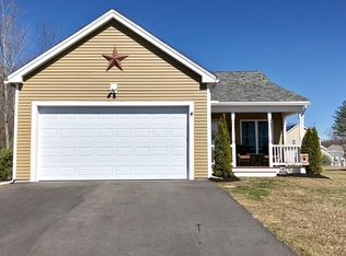 4 Candlelight Ln, Bellingham, MA 02019