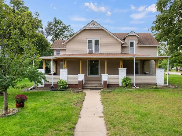 121 W 8th St, Schuyler, NE 68661